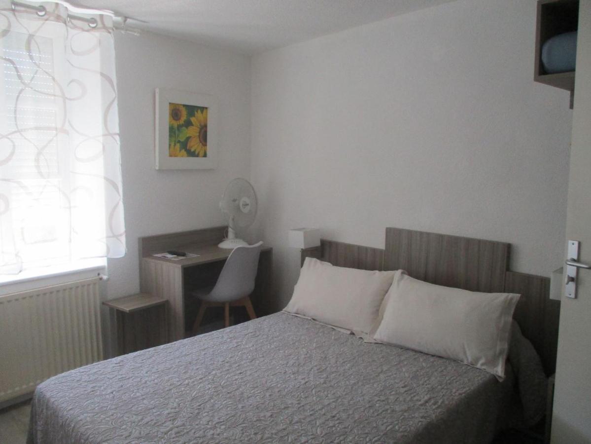Hotel Du Commerce Pont-Saint-Esprit Luaran gambar