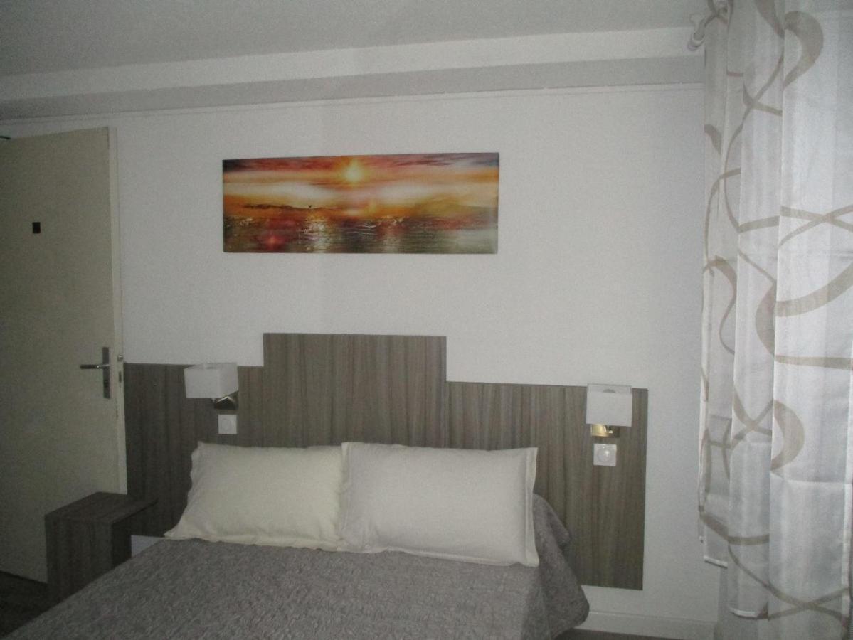 Hotel Du Commerce Pont-Saint-Esprit Luaran gambar
