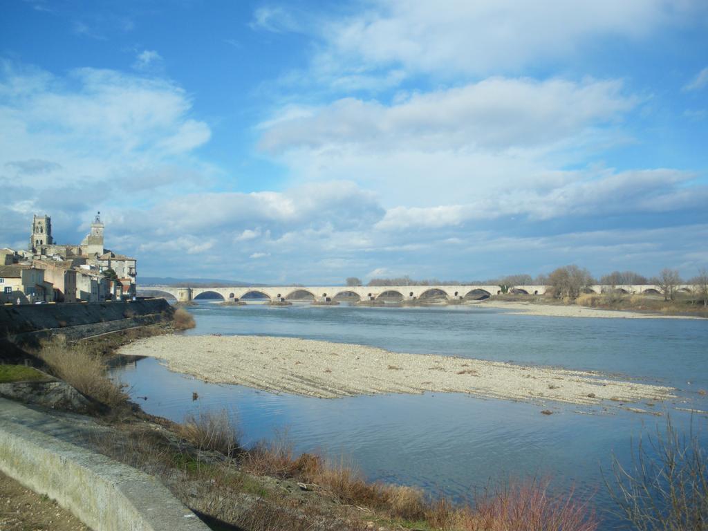 Hotel Du Commerce Pont-Saint-Esprit Luaran gambar